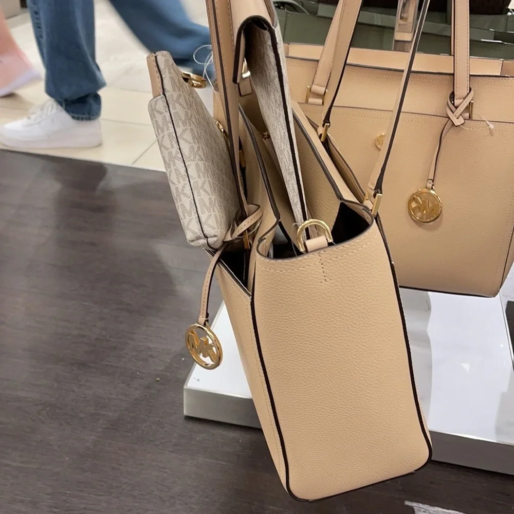 Michael Kors Maisie Large Pebbled Leather 3-in-1 Tote Bag - Picture 2 of 16